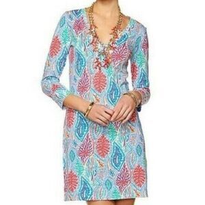 Lilly Pulitzer blue red bright Let Minnow print Christie v-neck mini dress